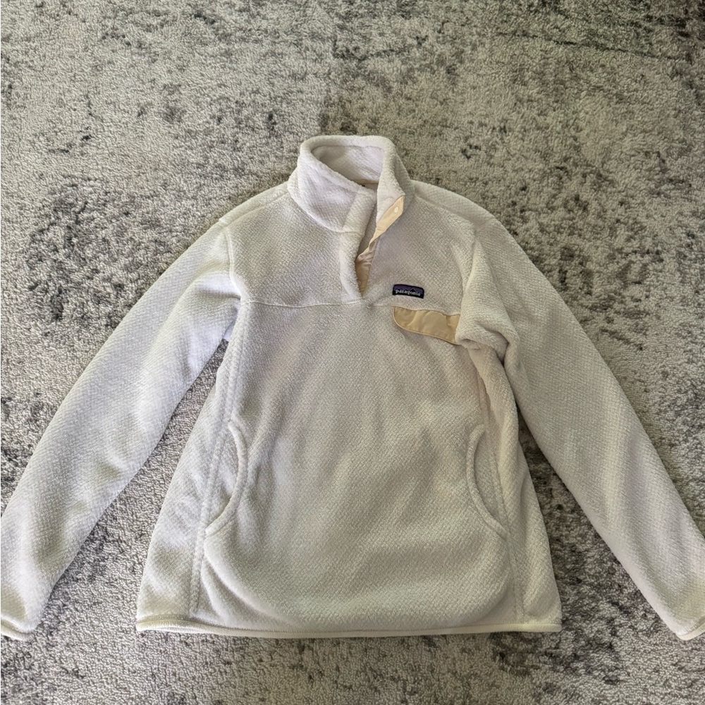 At linen white Patagonia pullover women’s large (fits more snug)